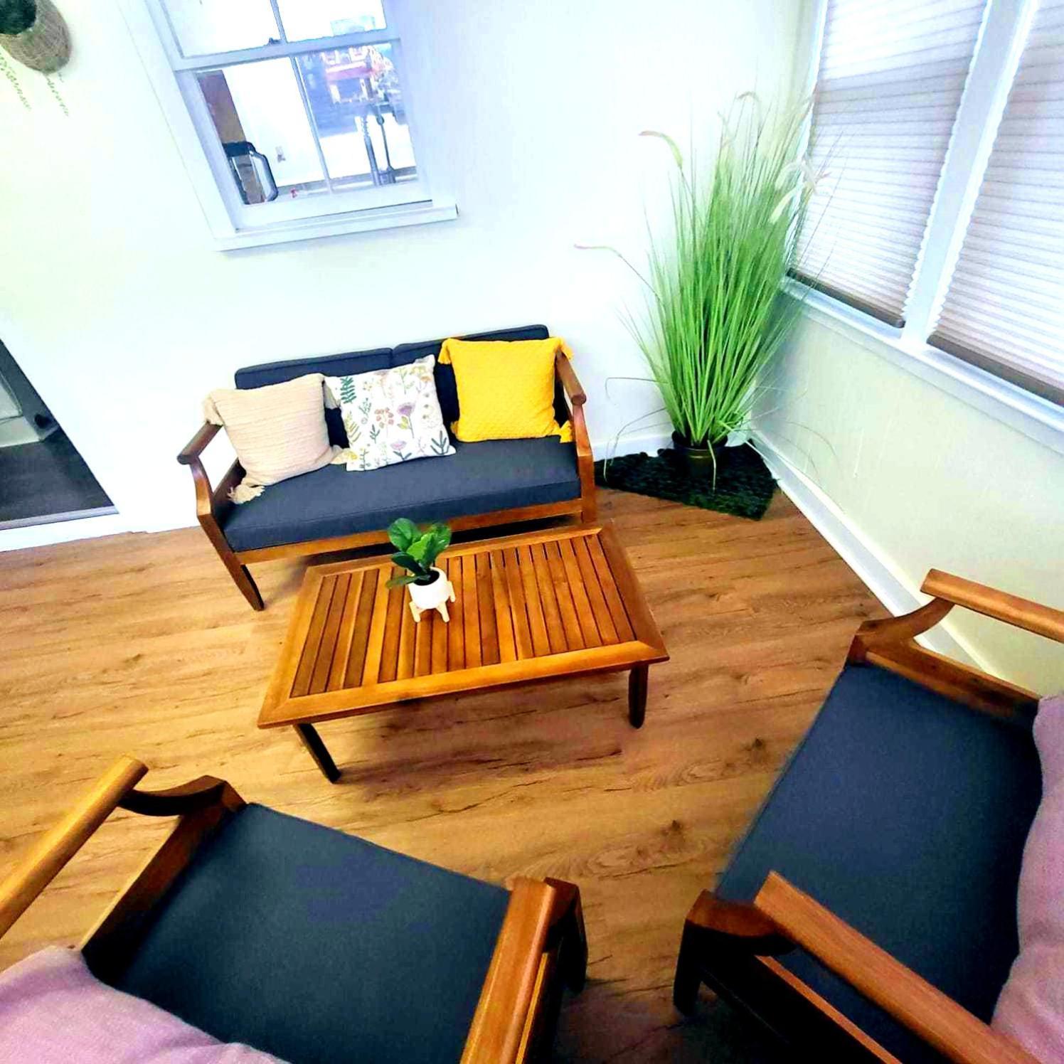 Majestic Living Close To Boston- Family And Group Friendly Stoughton